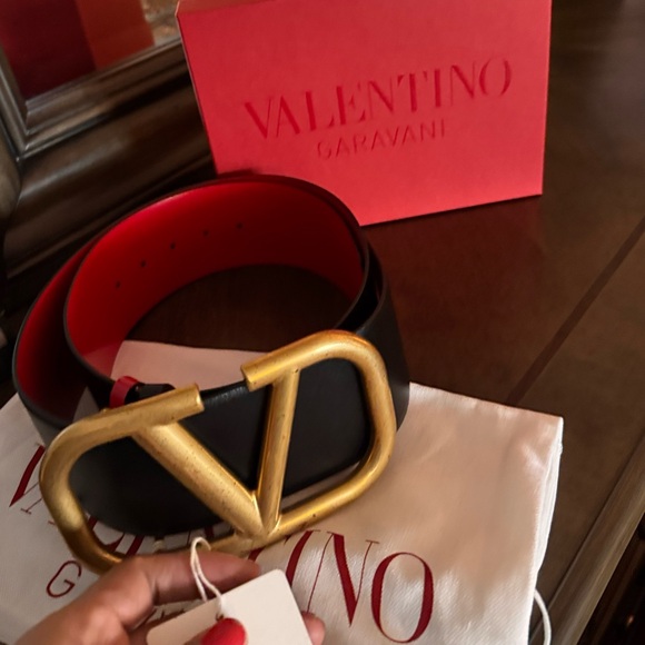 Valentino Garavani Black and Red Belt with Gold V Buckle - Picture 6 of 16